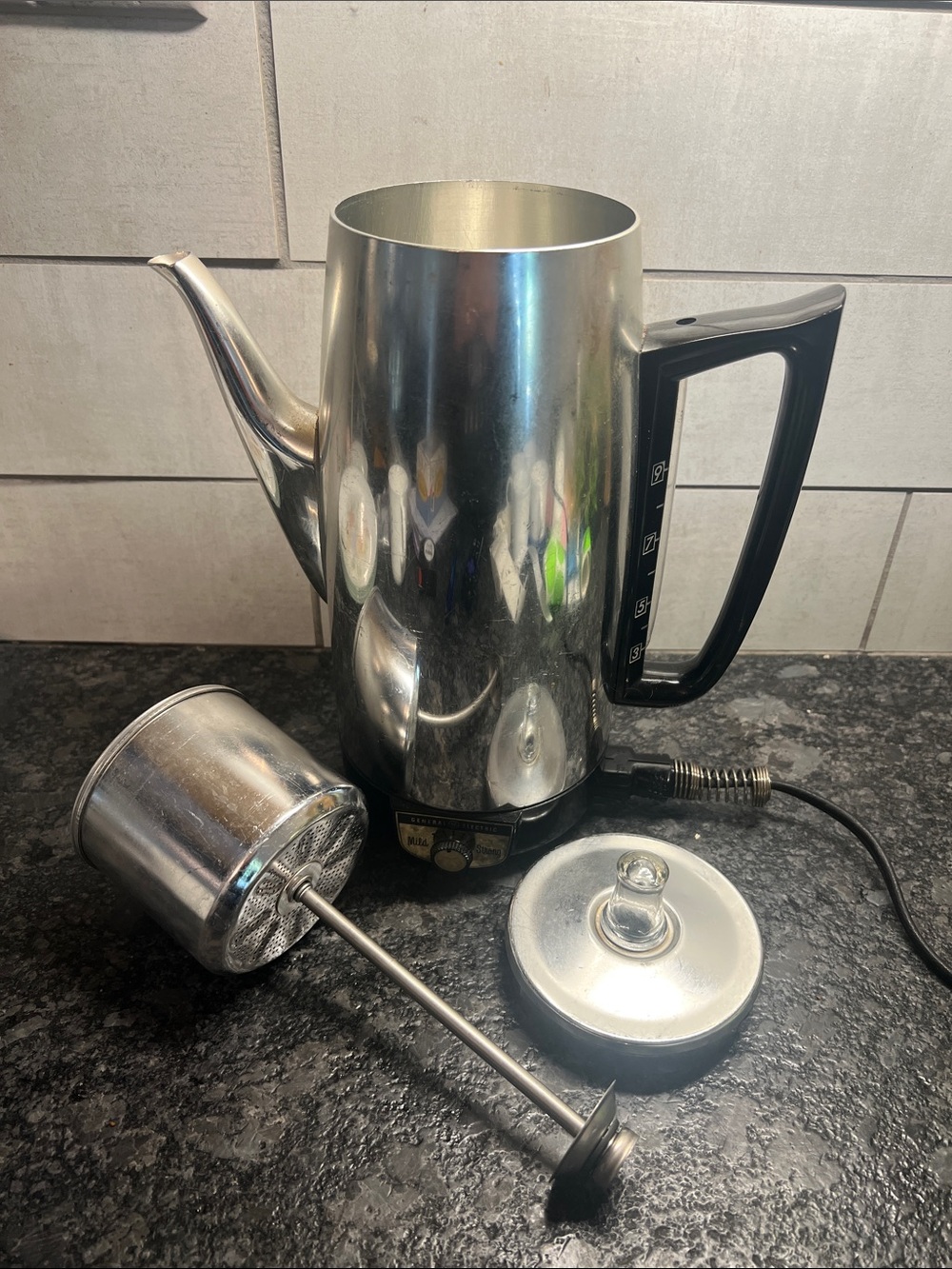 Vintage 9 cup General Electric stainless coffee pot. Exc condition